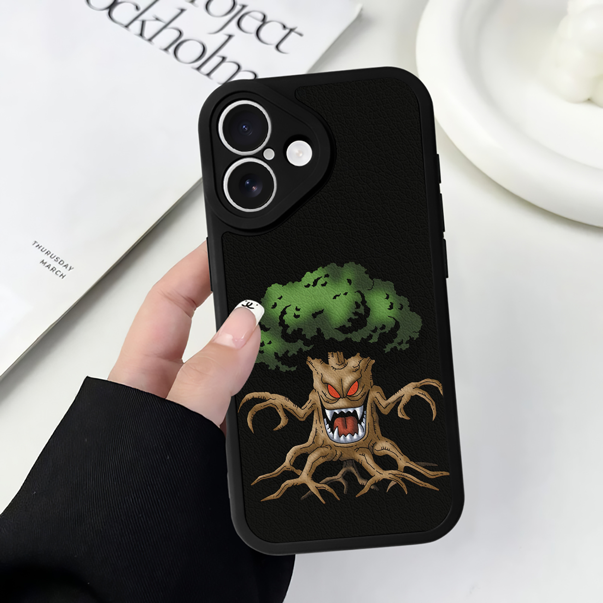 （画像用） ドラゴンクエスト Doragon Kuesuto Dragon Quest 【iPhone 16シリーズ対応】シリコンスマホケース（レザー調） 材質：シリコン